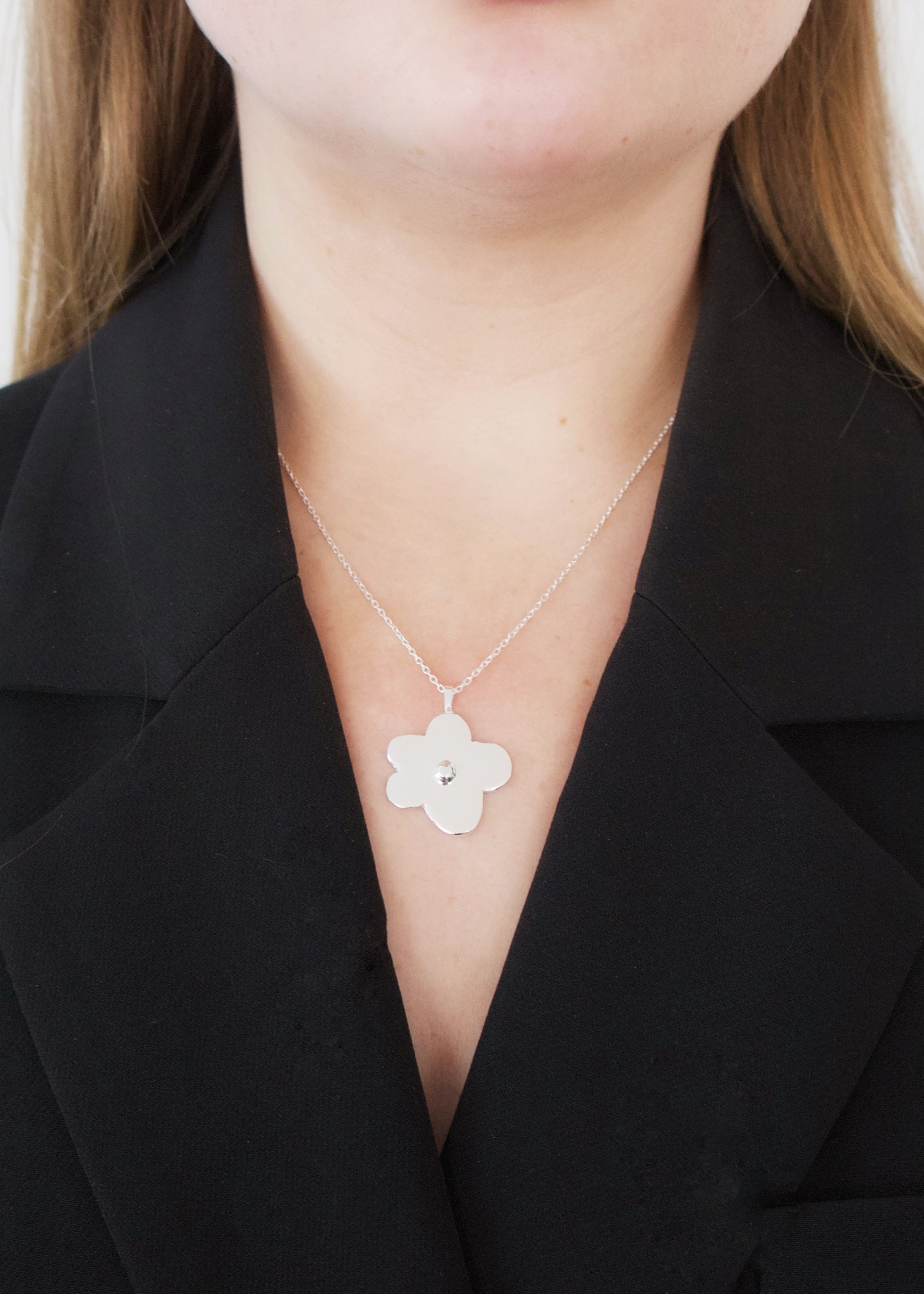 Johanna flower necklace