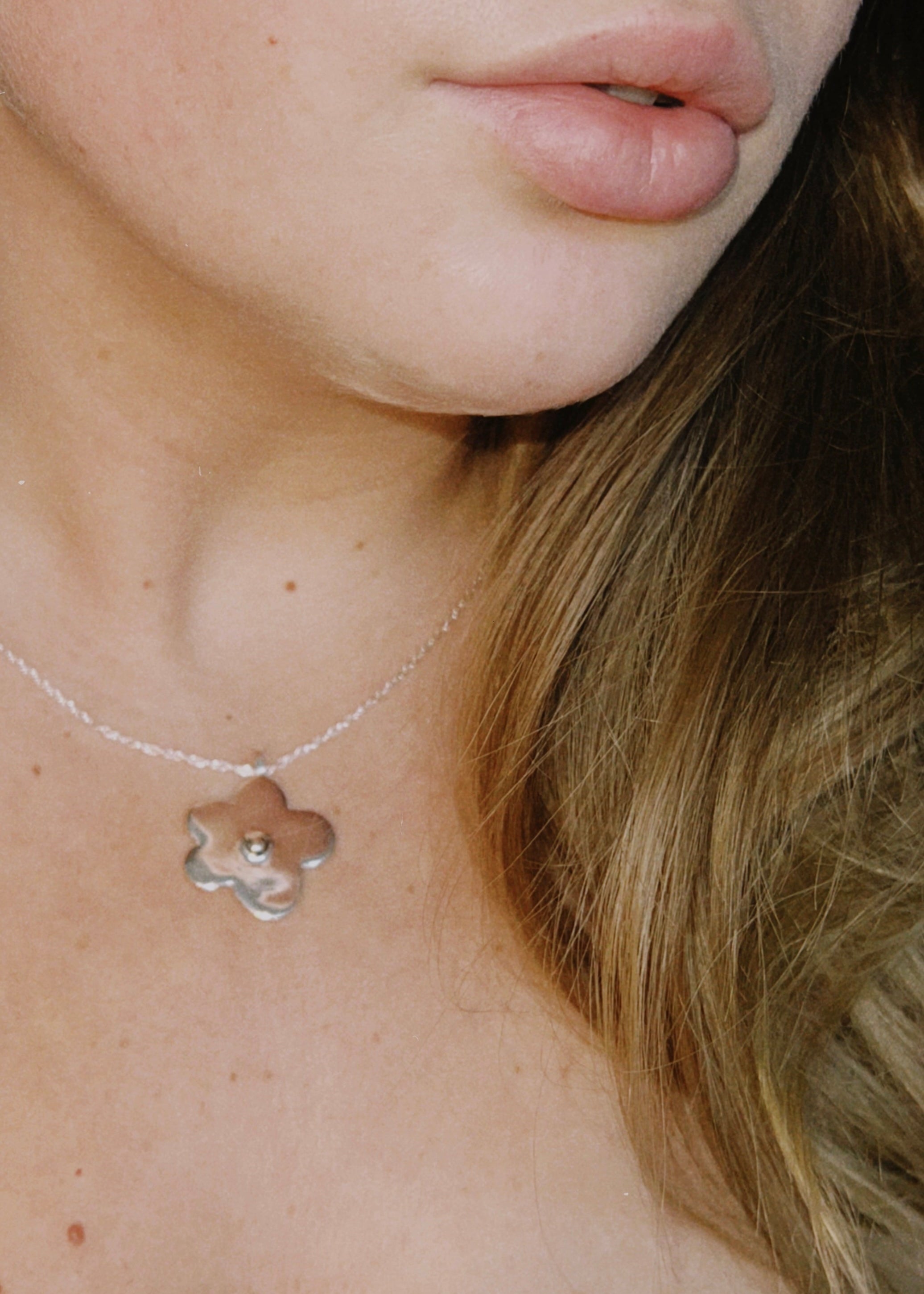 Johanna flower necklace