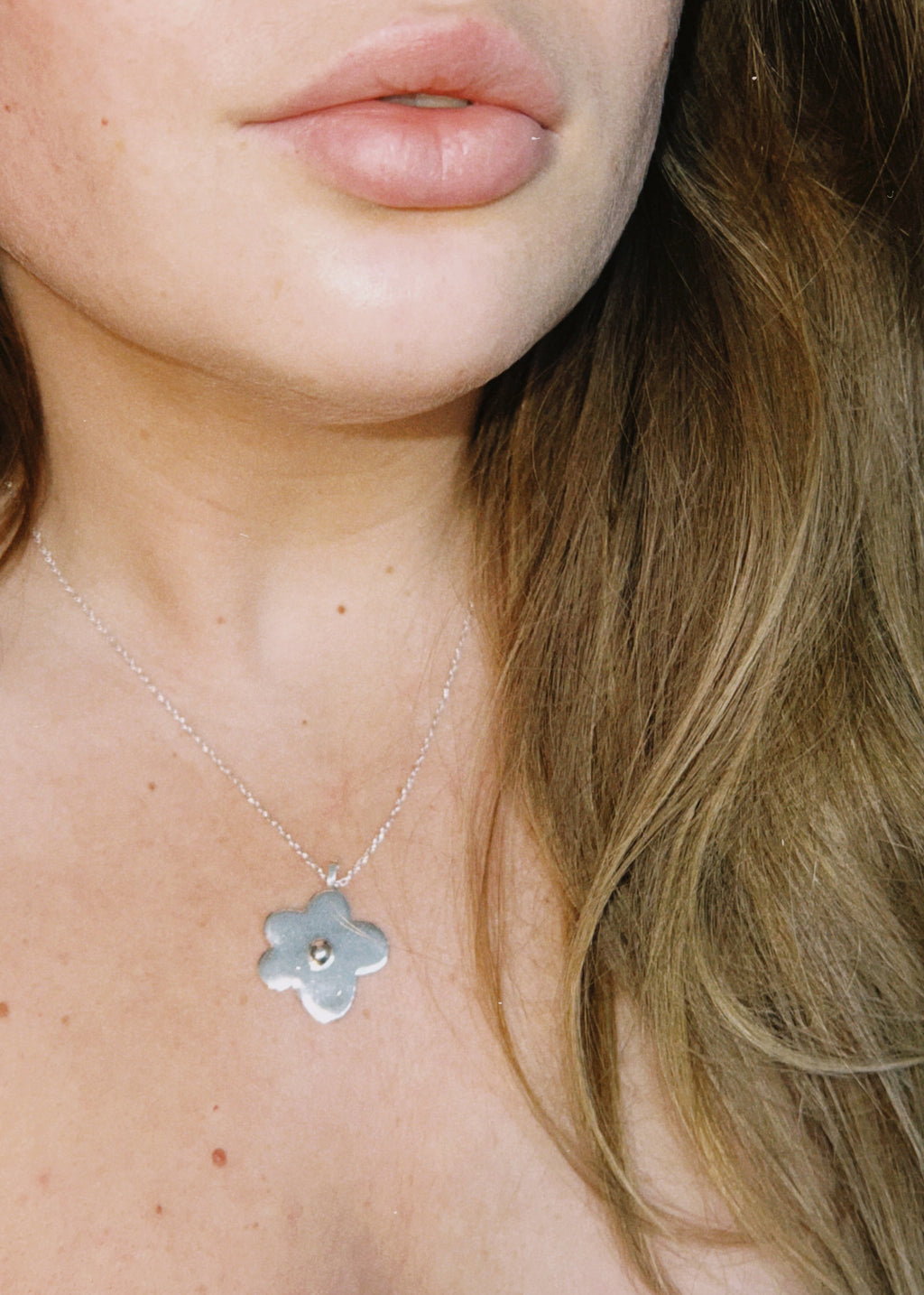Johanna flower necklace